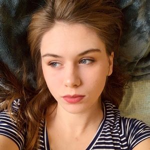 Meet your Posher, Gabriela